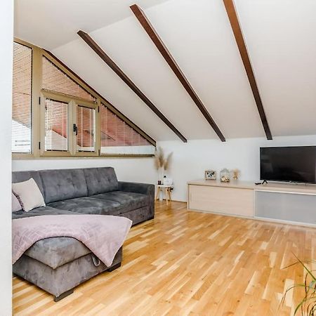 Apartment Roko - Up To 4 People With Free Parking Задар Экстерьер фото
