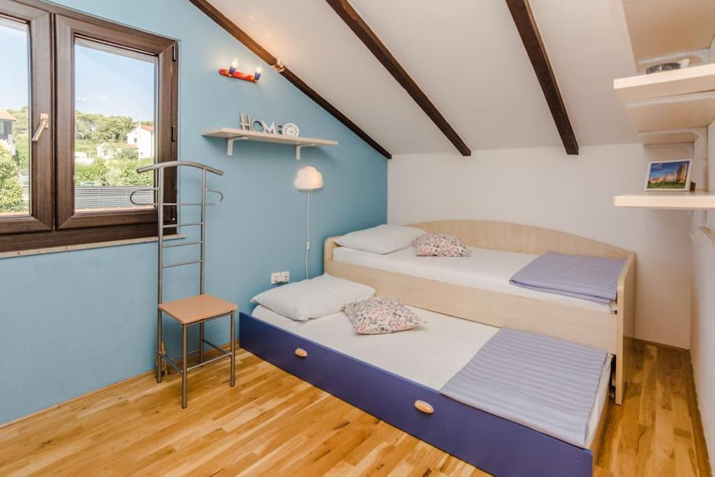 Apartment Roko - Up To 4 People With Free Parking Задар Экстерьер фото