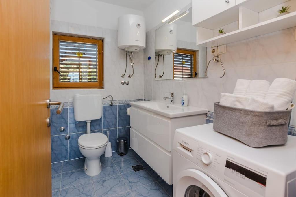 Apartment Roko - Up To 4 People With Free Parking Задар Экстерьер фото