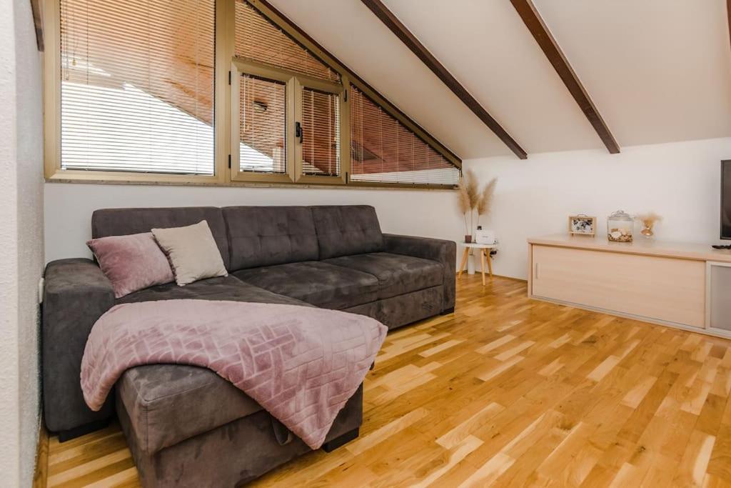 Apartment Roko - Up To 4 People With Free Parking Задар Экстерьер фото