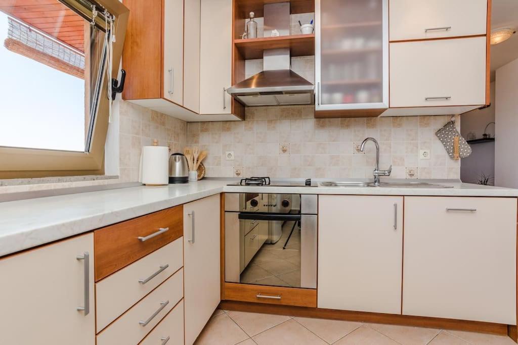 Apartment Roko - Up To 4 People With Free Parking Задар Экстерьер фото